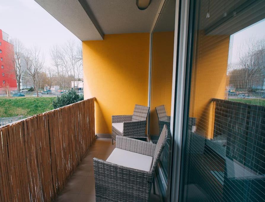 Apartman U Metra, 4 Hoste, Parking Free, Blizko O2 Arena Прага Экстерьер фото